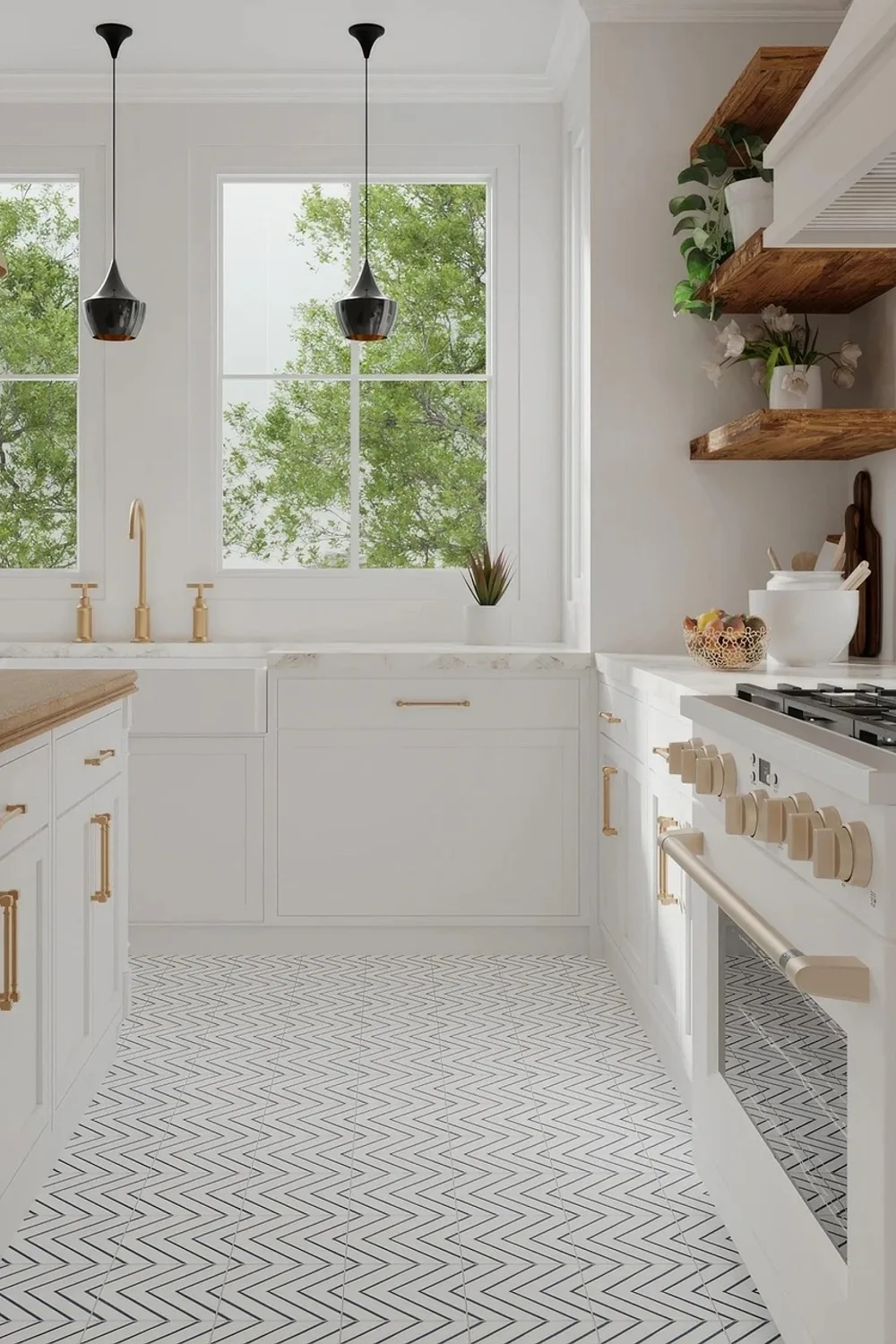 Une cuisine claire, bois et blanc, fenêtre au-dessus de l’évier